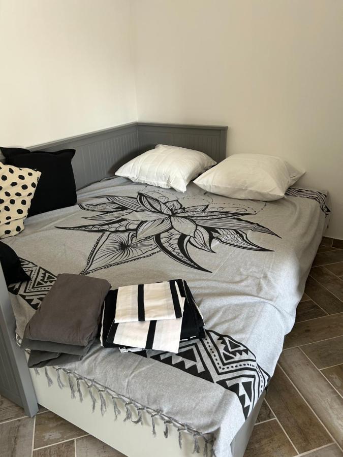 Charmant Studio Dans Villa - Jardin Privatif . ลาแซน-ซูร์-แมร์ ภายนอก รูปภาพ