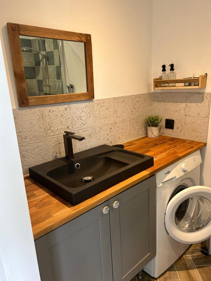 Charmant Studio Dans Villa - Jardin Privatif . ลาแซน-ซูร์-แมร์ ภายนอก รูปภาพ
