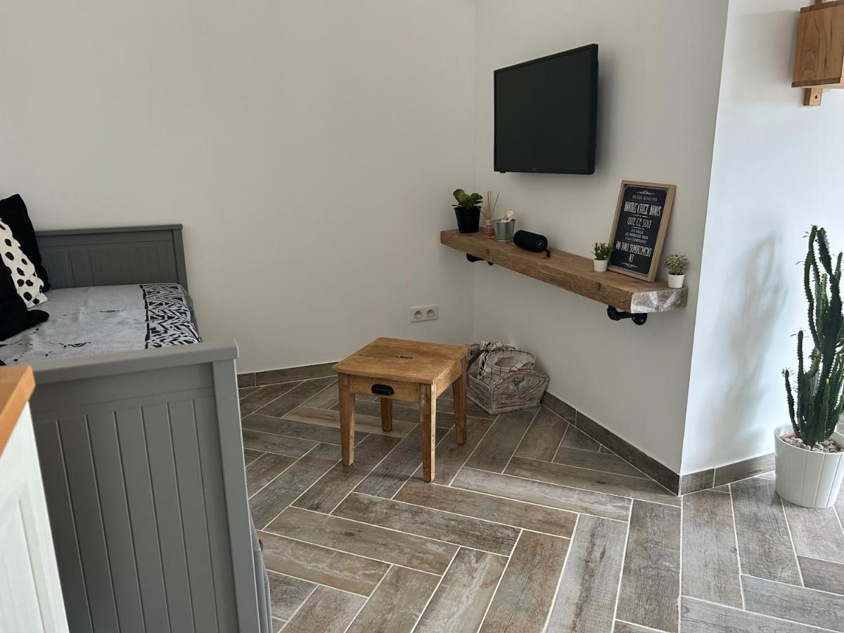 Charmant Studio Dans Villa - Jardin Privatif . ลาแซน-ซูร์-แมร์ ภายนอก รูปภาพ