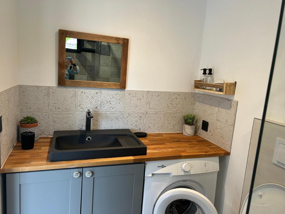 Charmant Studio Dans Villa - Jardin Privatif . ลาแซน-ซูร์-แมร์ ภายนอก รูปภาพ