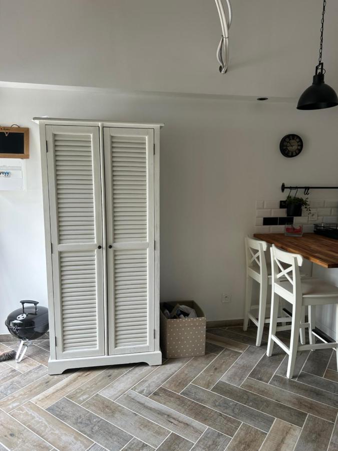 Charmant Studio Dans Villa - Jardin Privatif . ลาแซน-ซูร์-แมร์ ภายนอก รูปภาพ